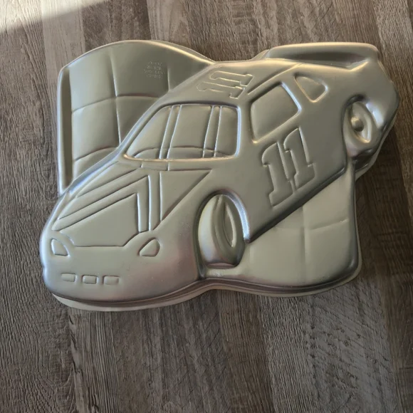 VINTAGE 1997 Wilton Race Car Cake Pan #11 NASCAR Style - Fast Birthday Fun! - Picture 5 of 6